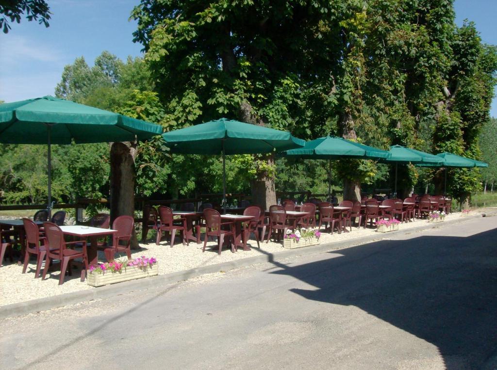 Hotel-Restaurant De L'Ecluse 79 Chassignelles Екстер'єр фото